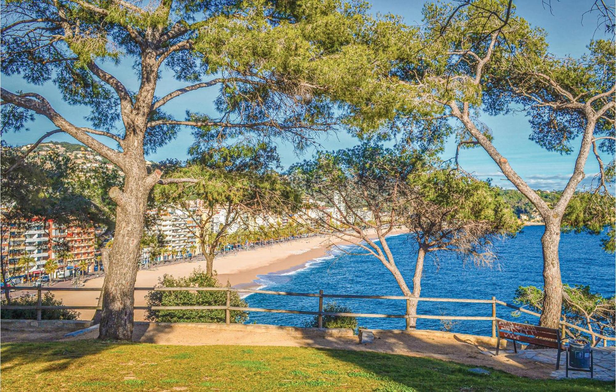 Awesome In With 6 Bedrooms, Outdoor Swimming Pool And Swimming Pool Lloret de Mar