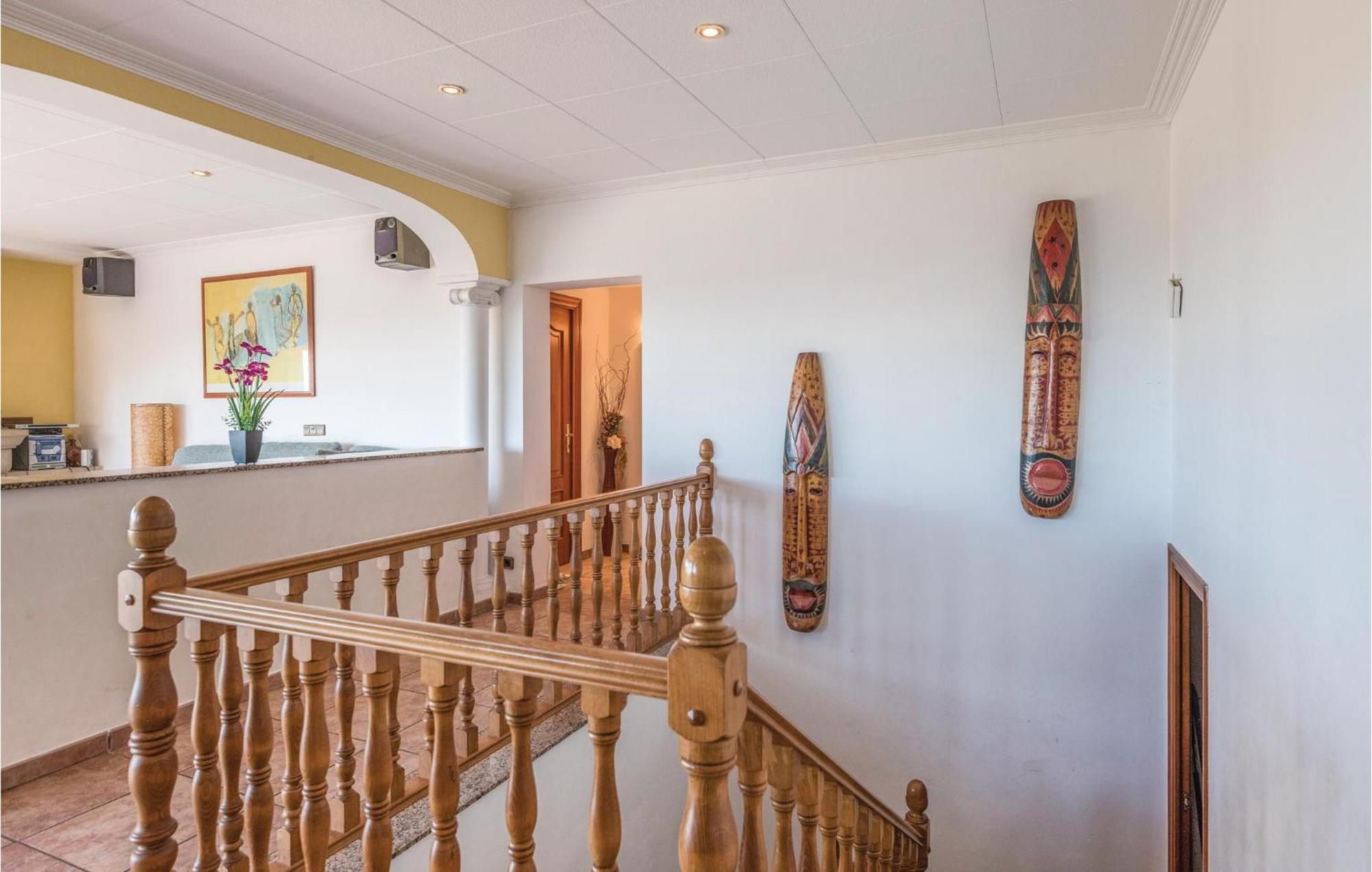 Awesome In With 6 Bedrooms, Outdoor Swimming Pool And Swimming Pool Hébergement de vacances