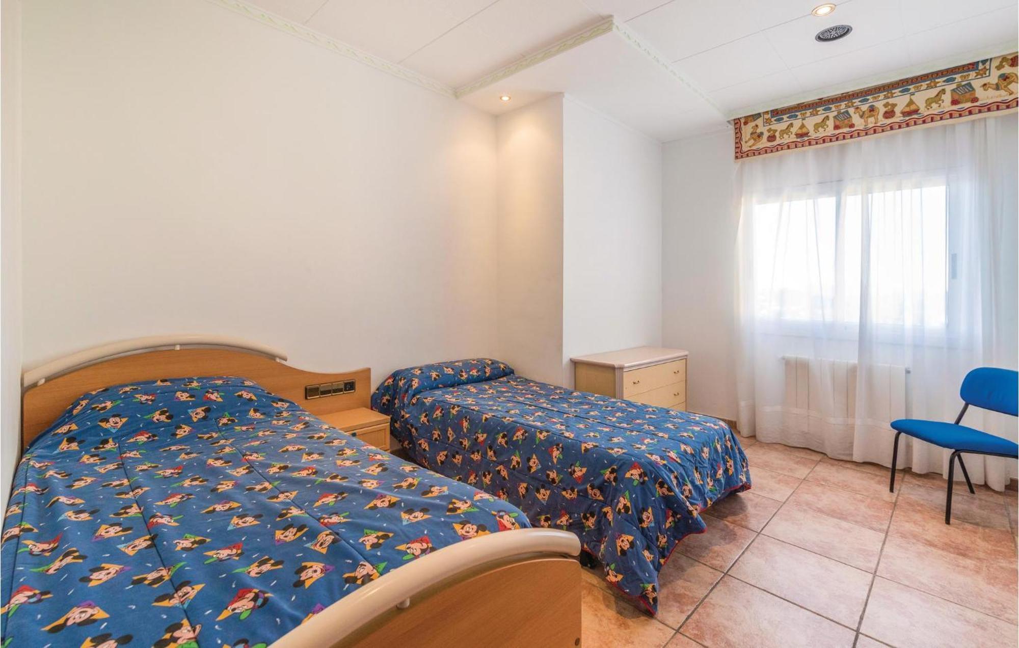 Hébergement de vacances Awesome In With 6 Bedrooms, Outdoor Swimming Pool And Swimming Pool
