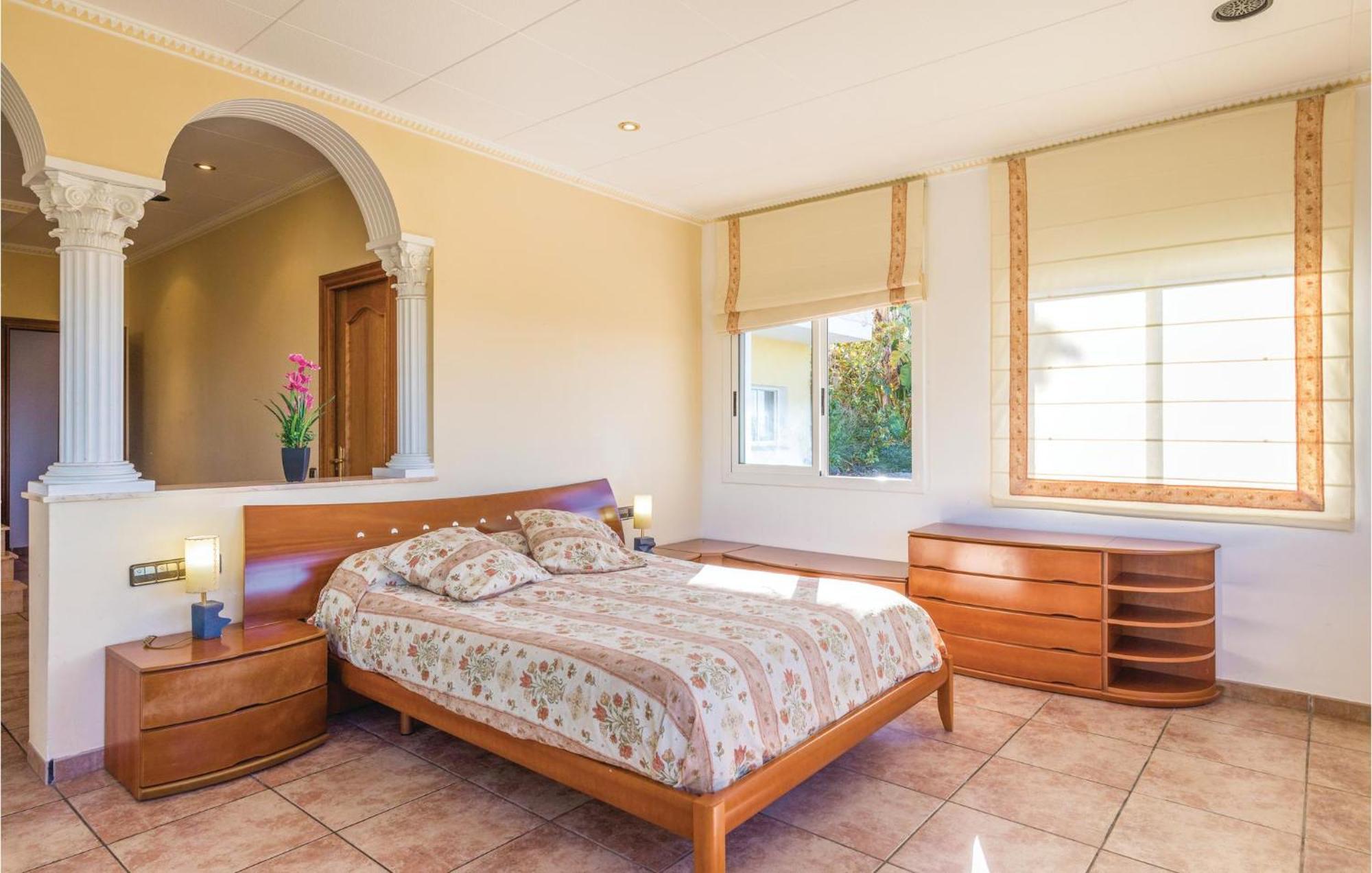 Awesome In With 6 Bedrooms, Outdoor Swimming Pool And Swimming Pool Lloret de Mar