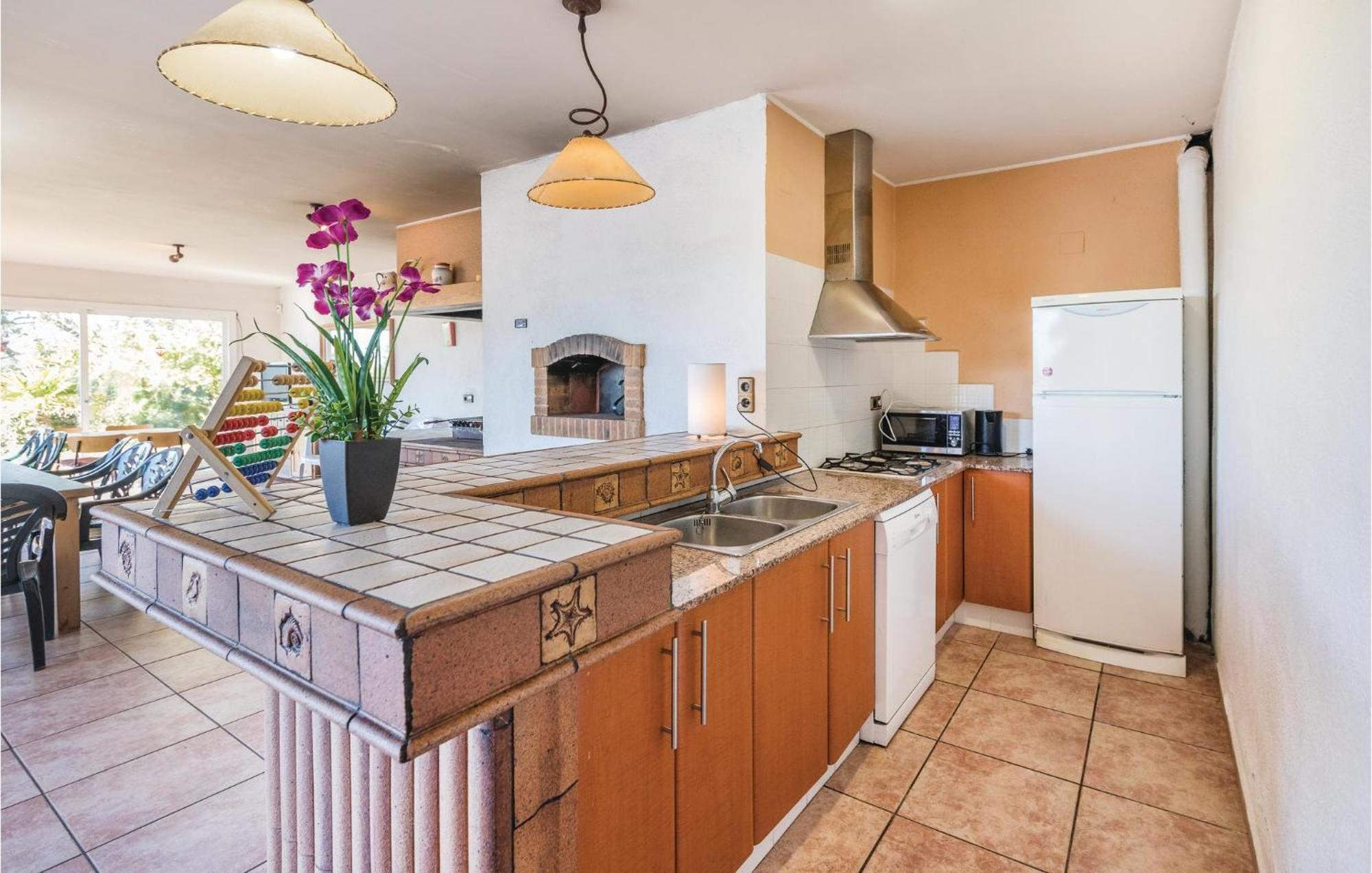 Awesome In With 6 Bedrooms, Outdoor Swimming Pool And Swimming Pool * Lloret de Mar