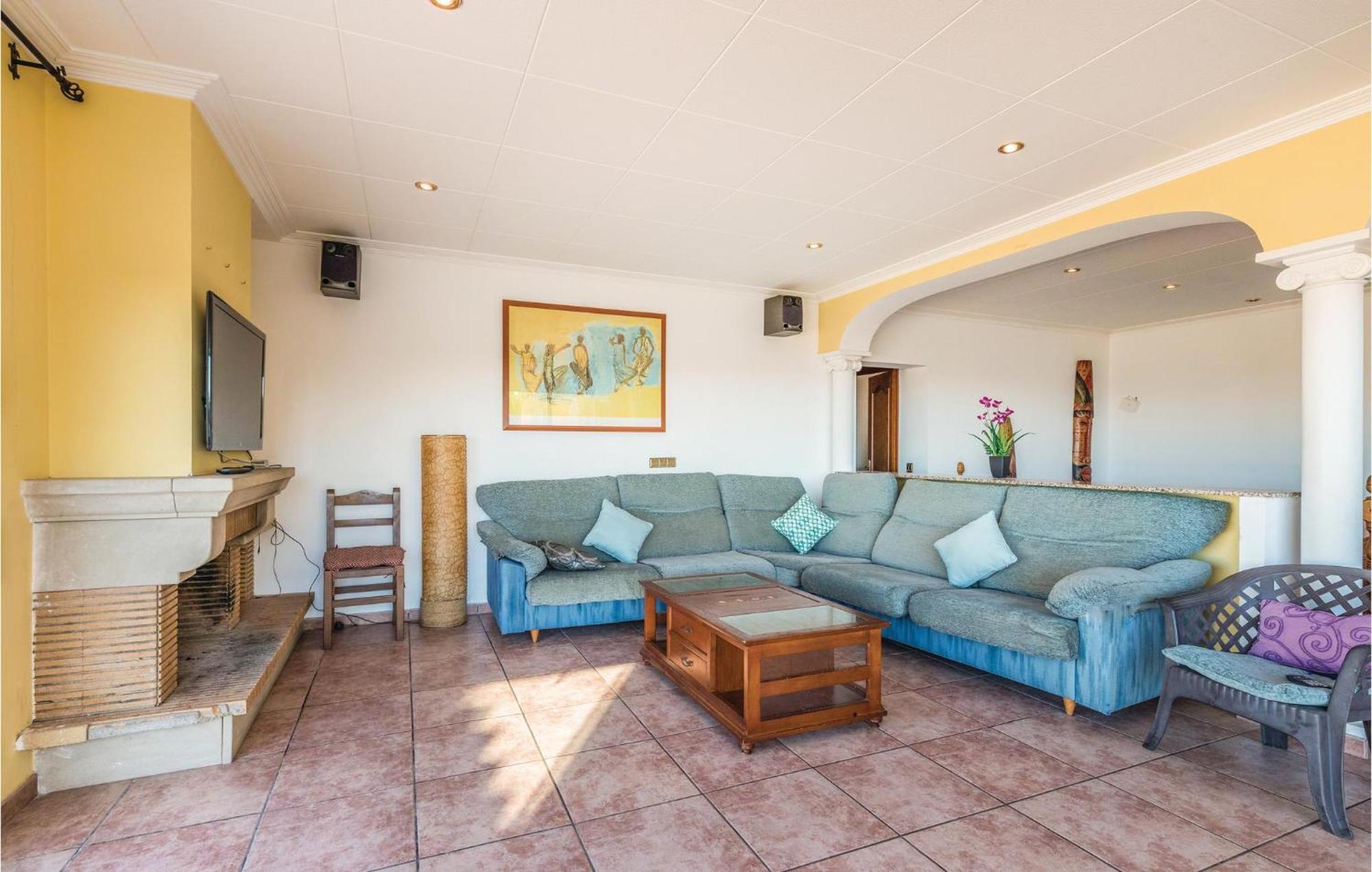 Hébergement de vacances Awesome In With 6 Bedrooms, Outdoor Swimming Pool And Swimming Pool Lloret de Mar
