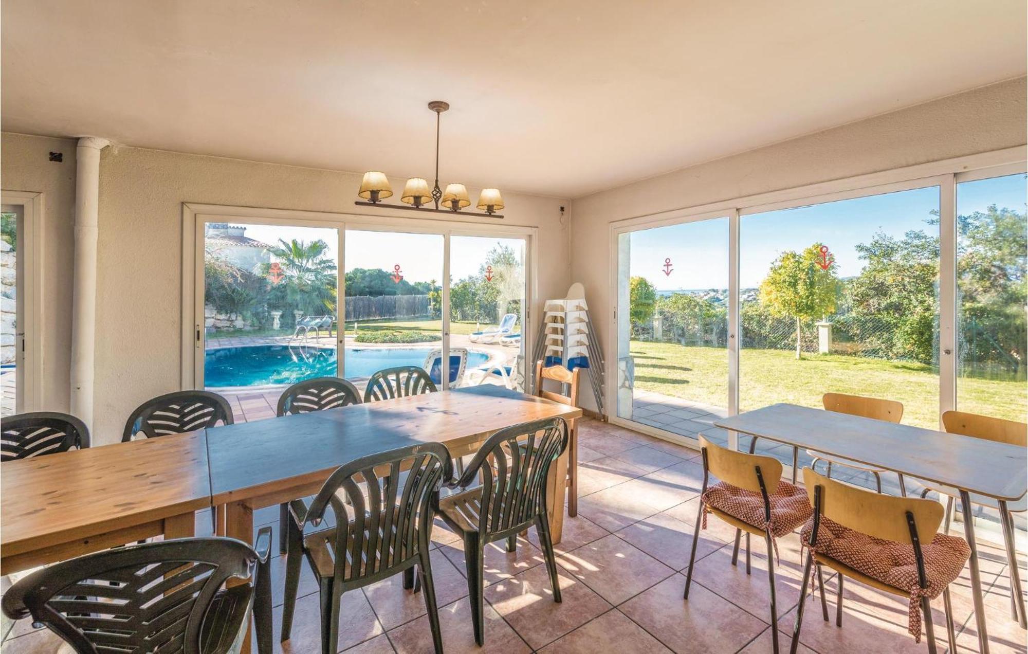 Awesome In With 6 Bedrooms, Outdoor Swimming Pool And Swimming Pool * Lloret de Mar