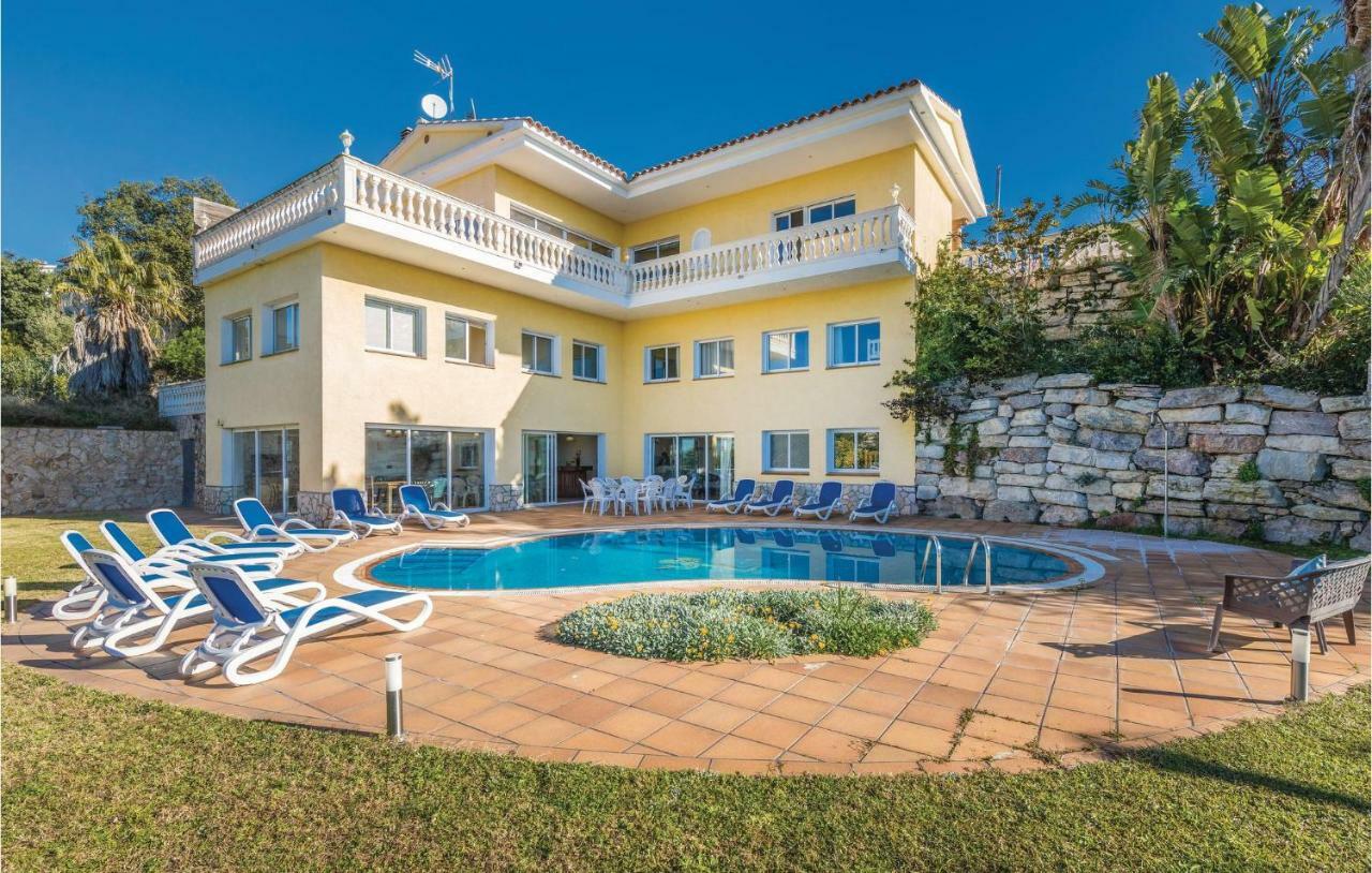 Awesome In With 6 Bedrooms, Outdoor Swimming Pool And Swimming Pool Hébergement de vacances Lloret de Mar